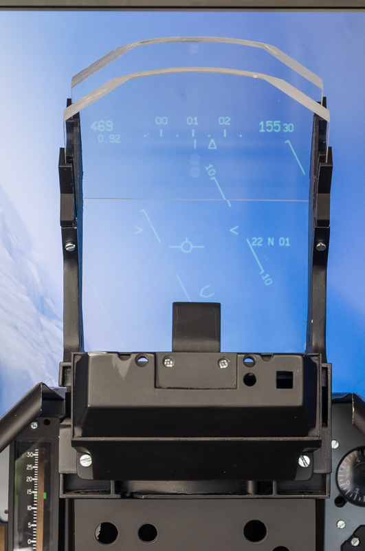 Cockpit Mirage 2000C-4302.jpg